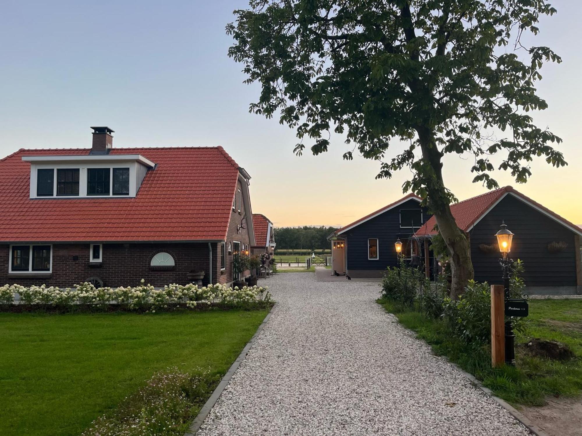Bed & Breakfast Hoeve Happiness - Ontbijt Inbegrepen - Wellness Aanwezig Фортайзен Екстериор снимка